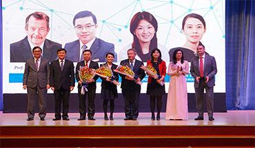 Lần đầu tiên một đại học Việt Nam trao giải vinh danh các nhà khoa học toàn cầu