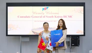 Tổng lãnh sự quán Hàn Quốc tại TP.HCM thăm và làm việc tại Thư viện