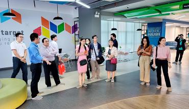 Thư viện Khoa học tổng hợp TP.HCM thăm và làm việc tại Thư viện truyền cảm hứng