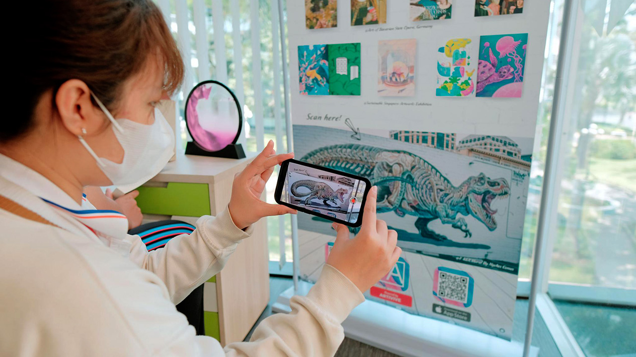 Chương trình: “Giới thiệu sách tích hợp trải nghiệm công nghệ thực tế tăng cường AR” - Chủ đề “AI và tương lai nhân loại”